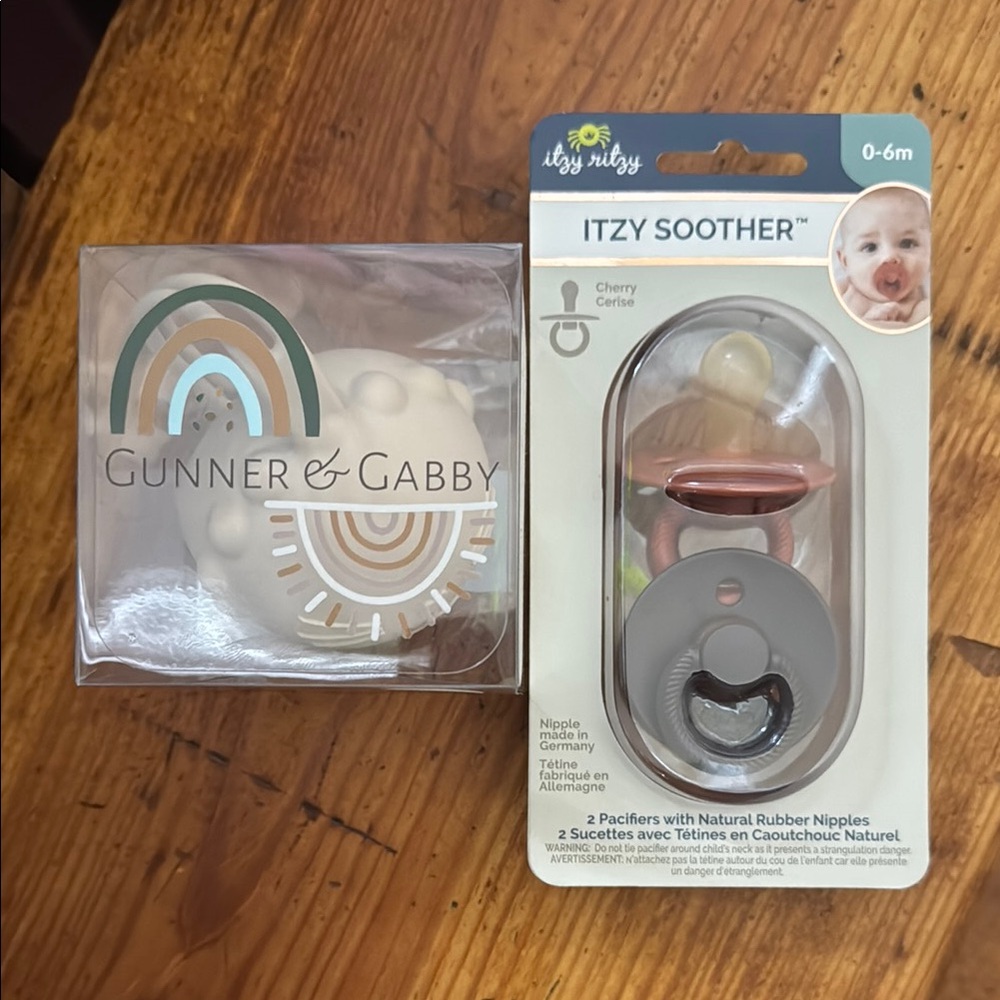 Itzy Ritzy Soother and Gunner & Gabby Teether Set - Multicolor